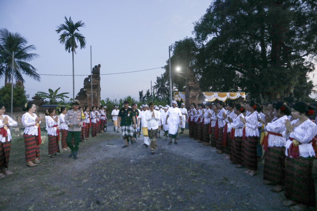 Bupati Giri Prasta Hadiri Karya Atma Wedana Br. Tohpati, Bongkasa